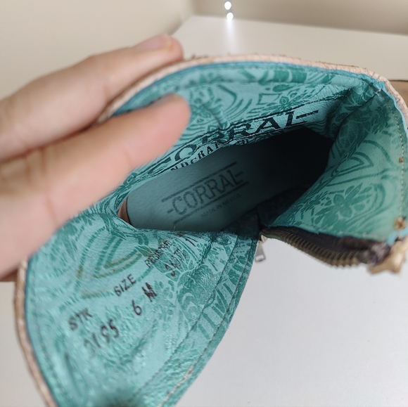 Corral Women's Harnessed Ankle Boot Bone Size 6 NWOT - Picture 6 of 8